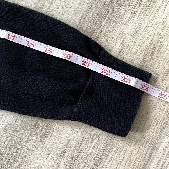 2 Old Navy V-neck Sweaters - Picture 10 of 12